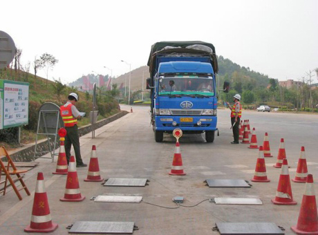 軸重秤-高速公路交警專用地磅、便攜式公路超載檢測系統(tǒng)